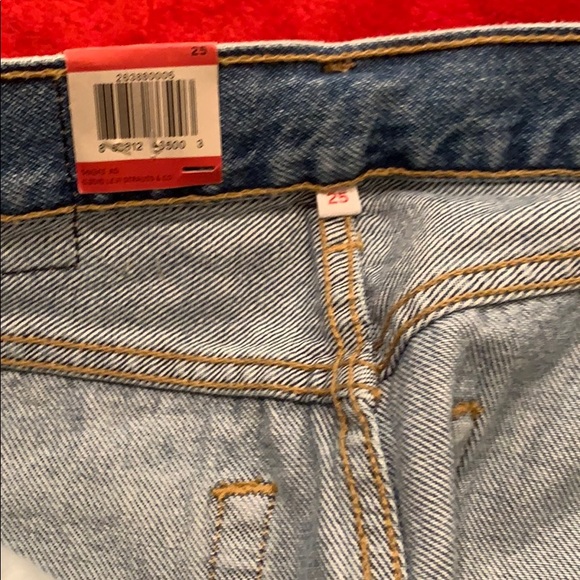 Levi’s Denim Skirt. - Picture 3 of 3